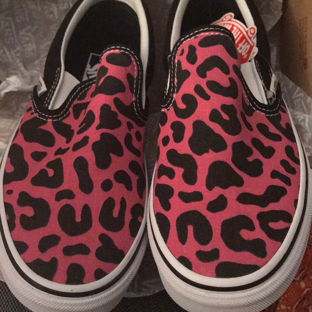 Leopard vans